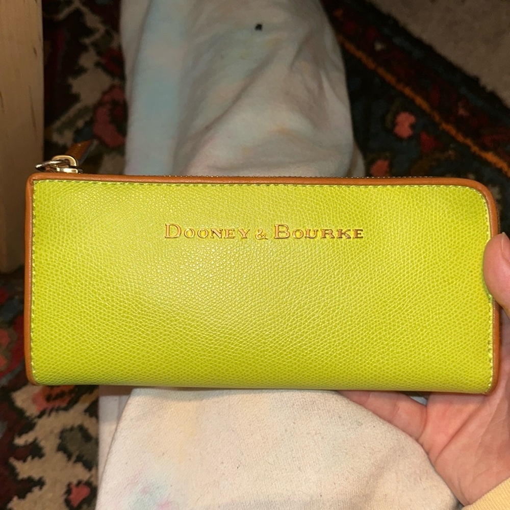 Dooney & Bourke Wallet NEW
